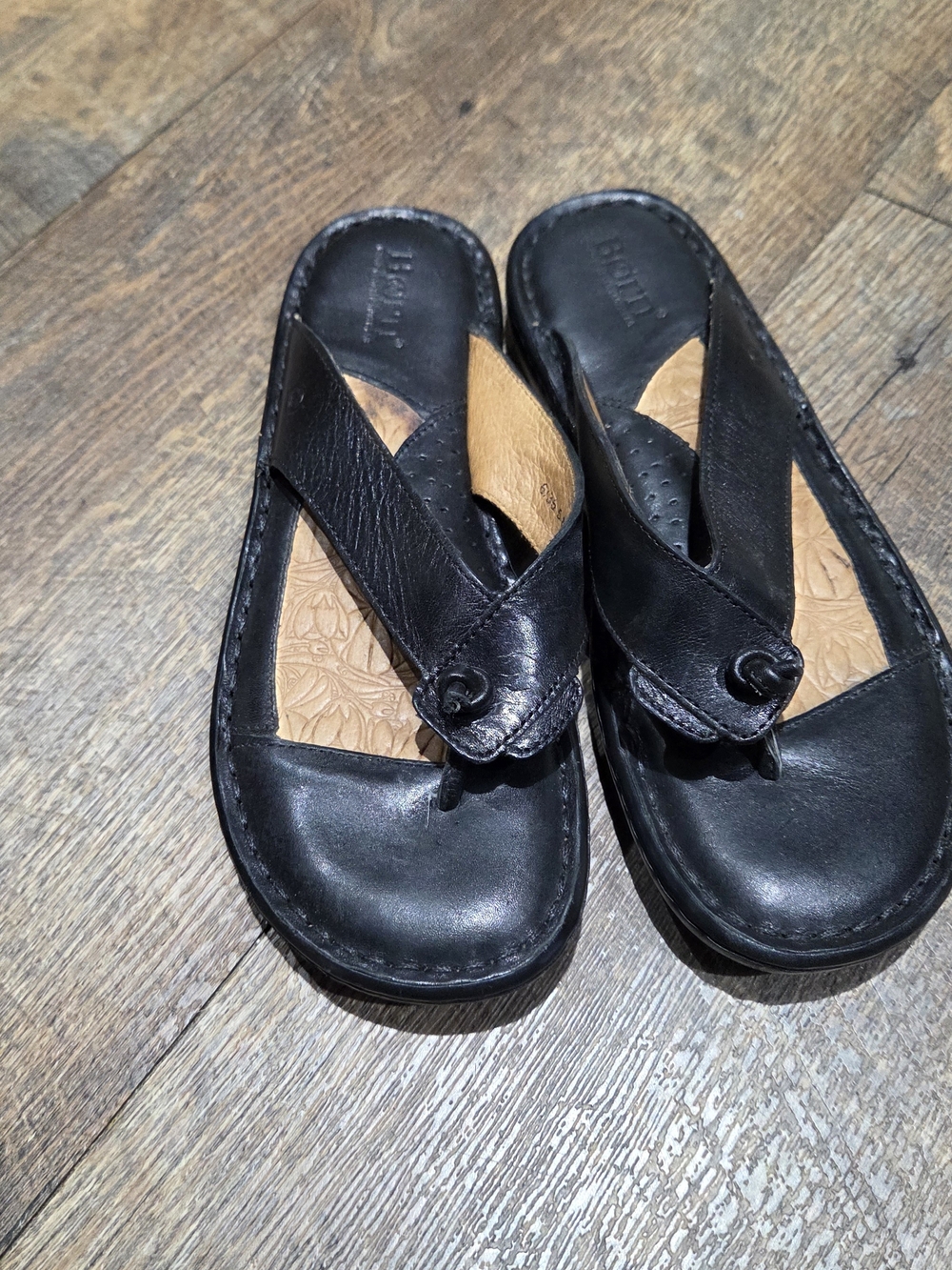 Born Black Leather Thong Sandals